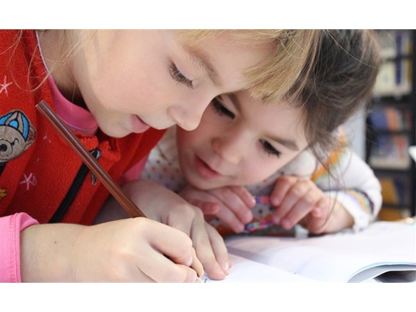 孩子專注力不足，須報(bào)名兒童專注力培訓(xùn)機(jī)構(gòu)？